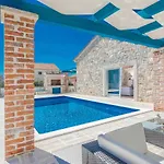 Βίλα Stone Gelosia Rustica With Pool Sukošan