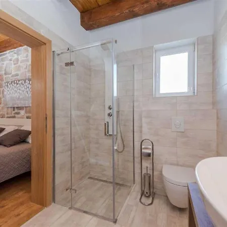 Villa Stone Gelosia Rustica With Pool Sukošan