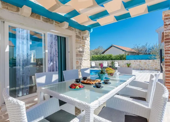 Stone Gelosia Rustica With Pool * Sukošan