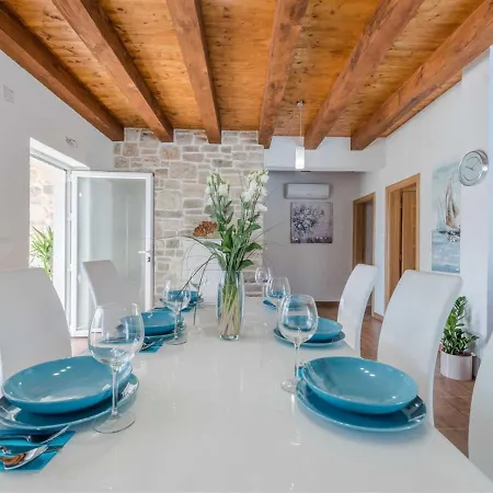 Stone Gelosia Rustica With Pool * Sukošan