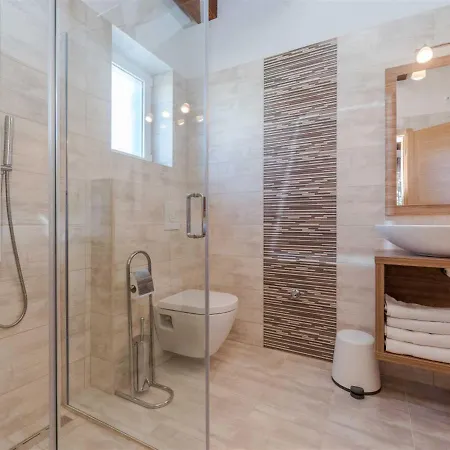 Stone Gelosia Rustica With Pool *