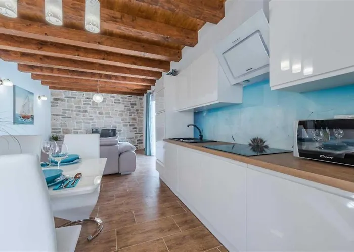 Villa Stone Gelosia Rustica With Pool